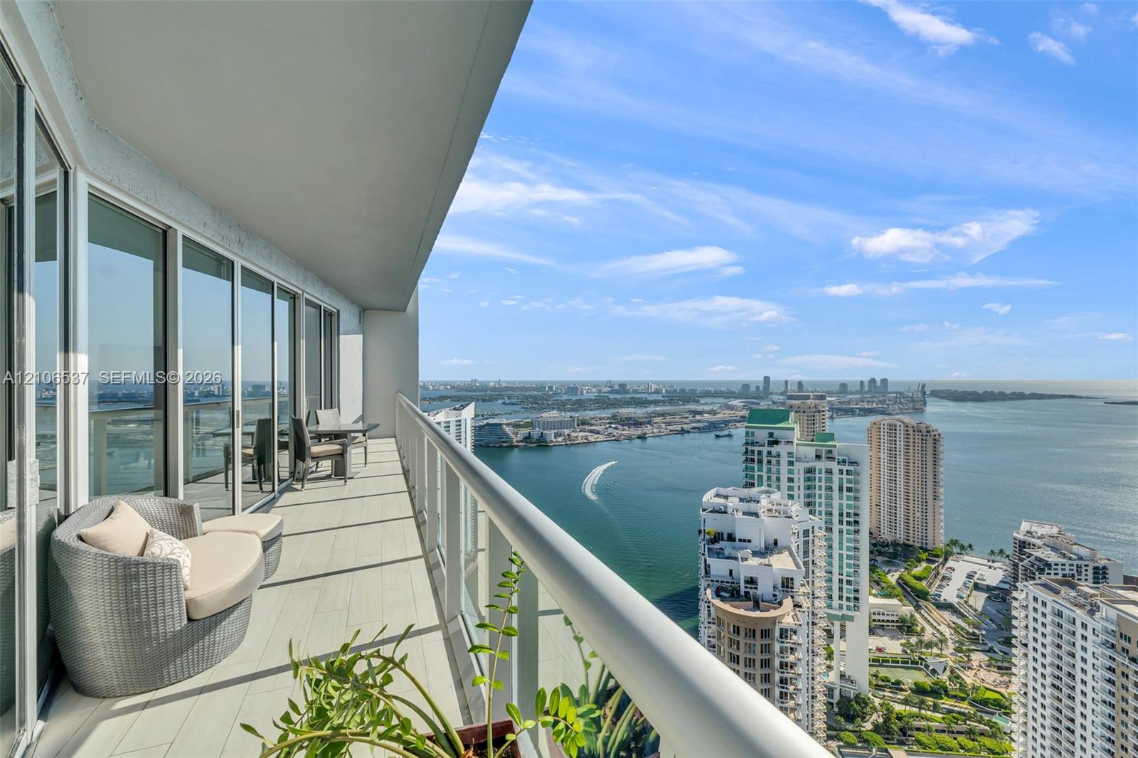 465 Brickell Avenue 5203 Property Photo 23