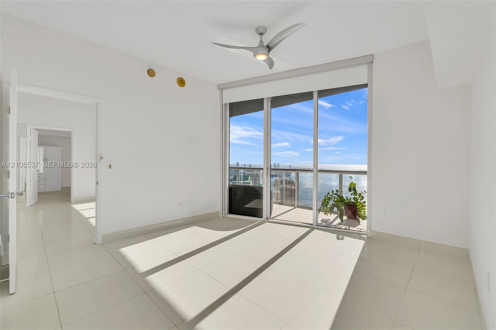 465 Brickell Avenue 5203 Property Photo 27