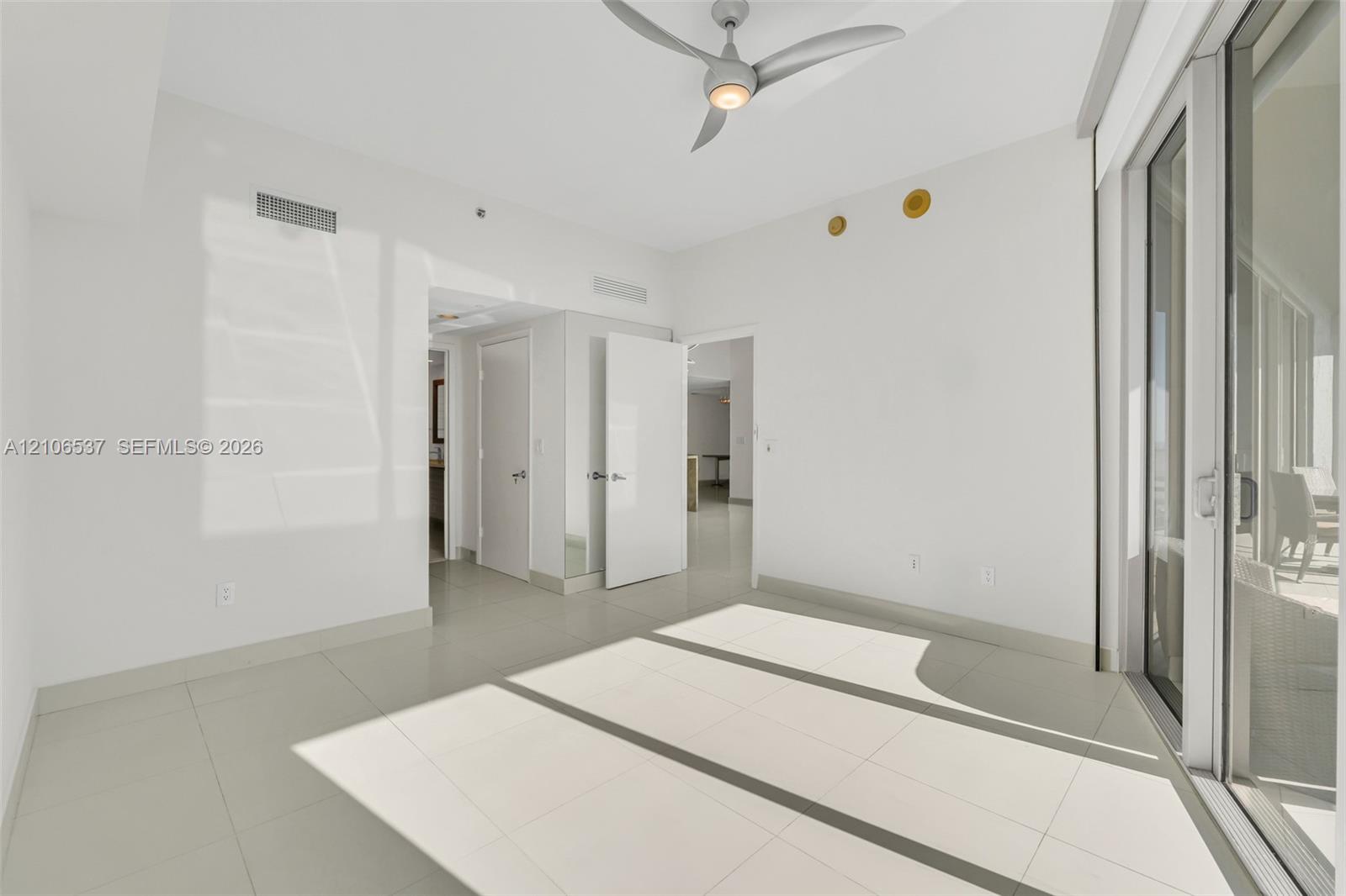 465 Brickell Avenue 5203 Property Photo 28