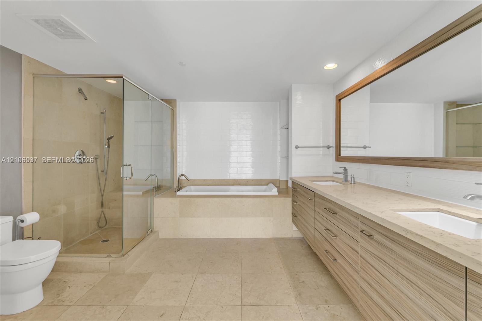 465 Brickell Avenue 5203 Property Photo 31