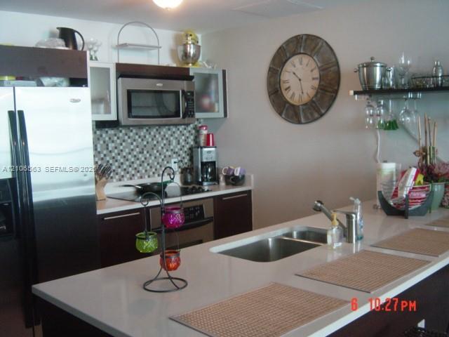 1900 N Bayshore Drive 3409 Property Photo 7