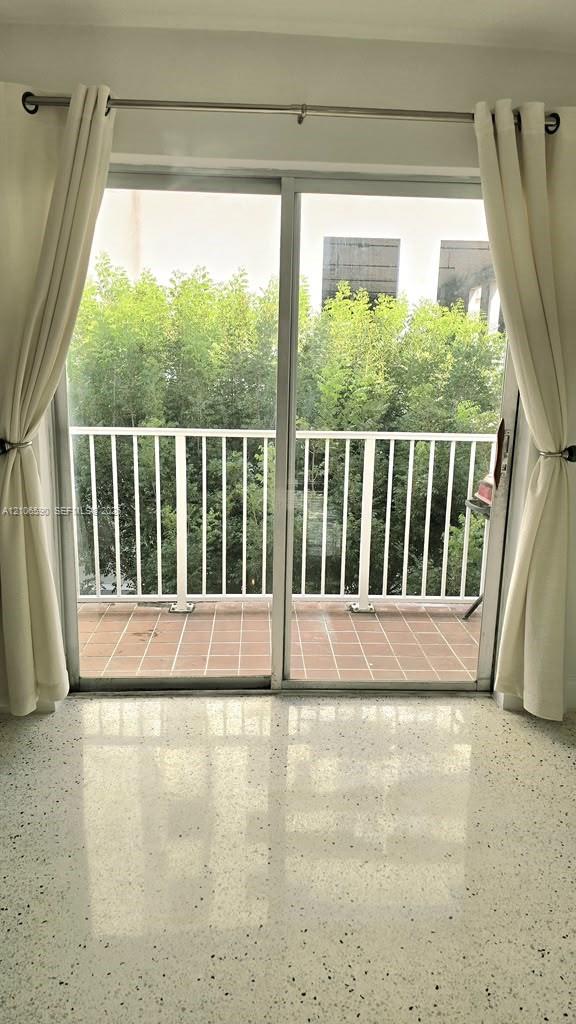 836 Sw 1st Street 403 Property Photo 5