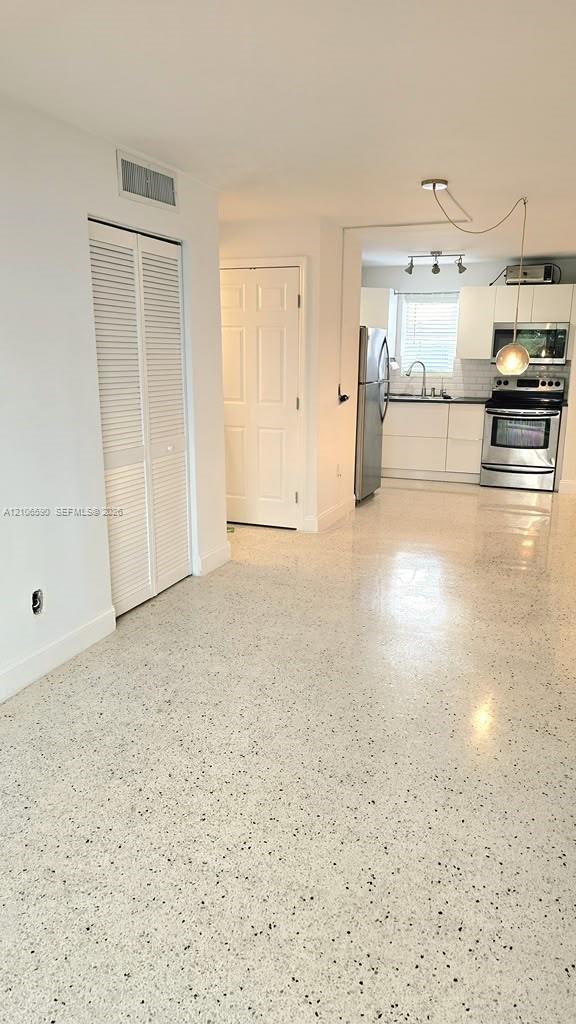 836 Sw 1st Street 403 Property Photo 7