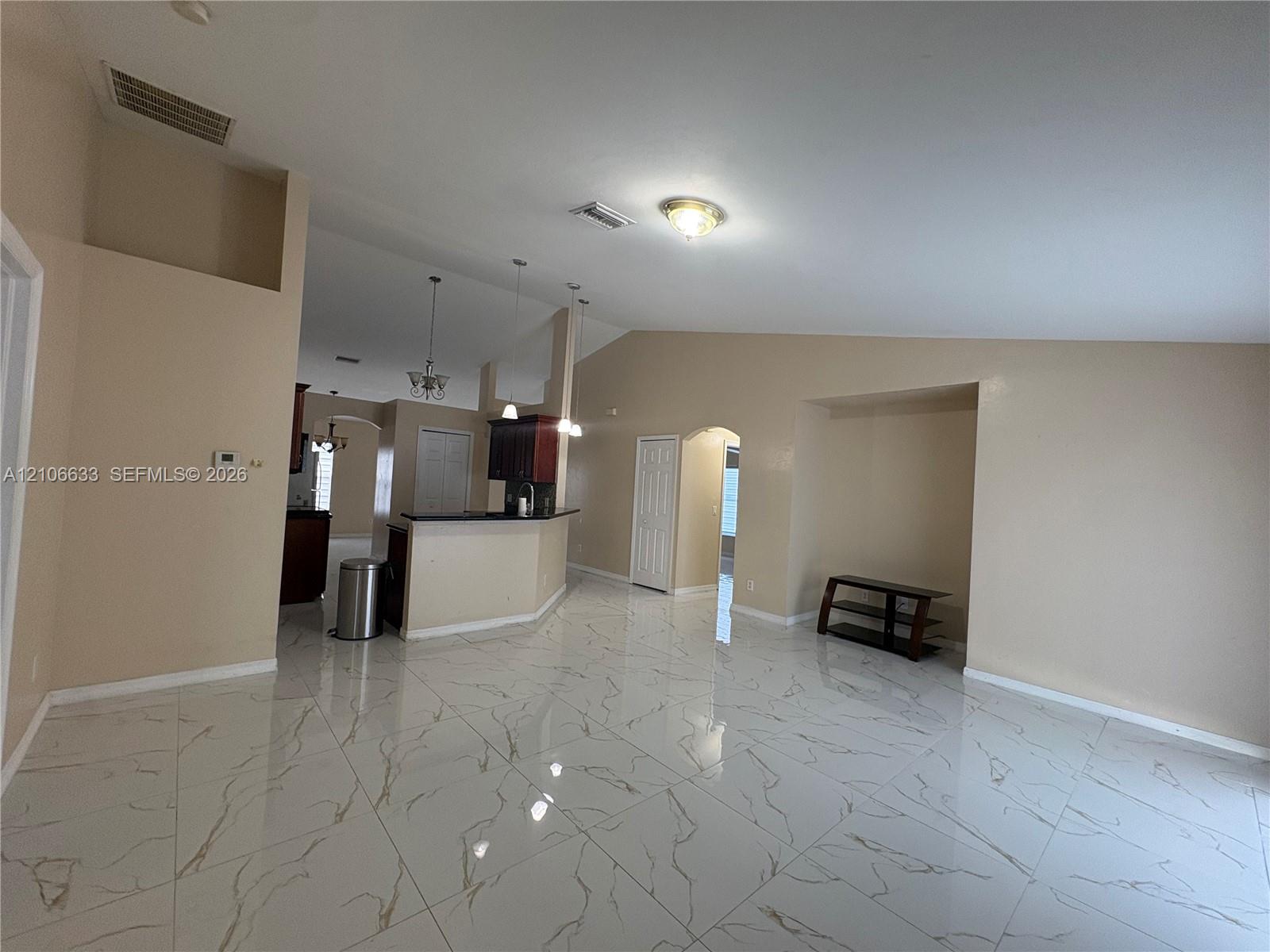 116 Nw 26th Street Property Photo 4