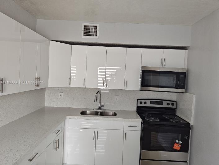 1016 Jann Avenue Property Photo 4