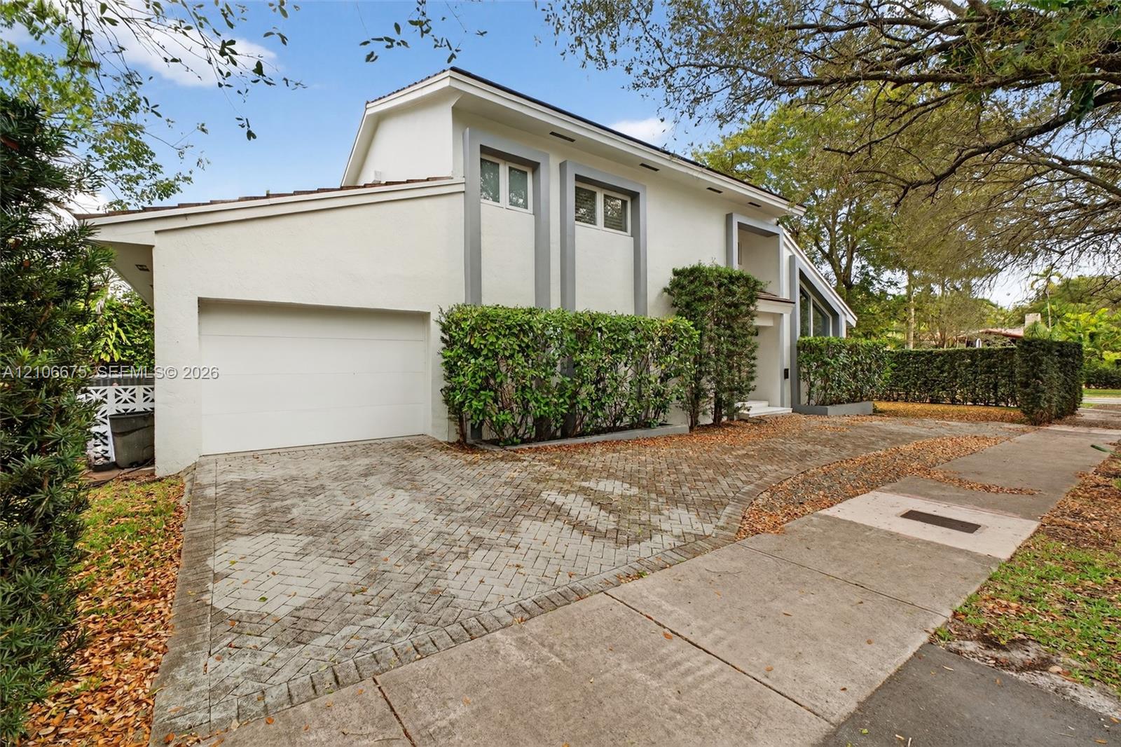 3231 Salzedo Street Property Photo 5