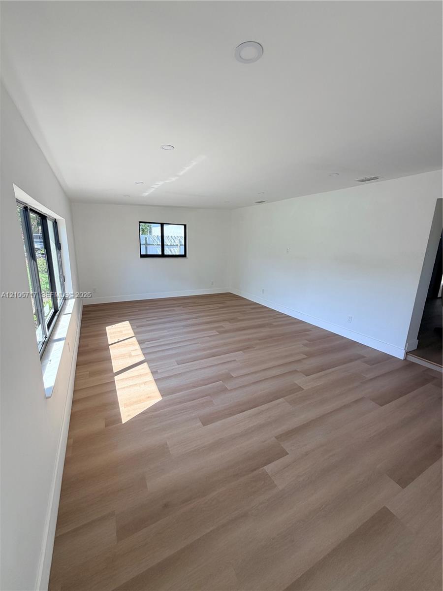 6811 Thomas Street Property Photo 2
