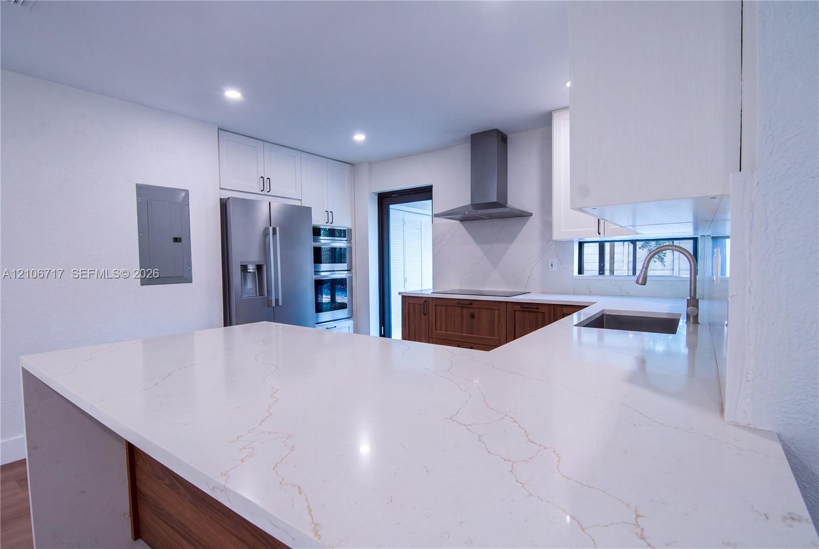 6811 Thomas Street Property Photo 6