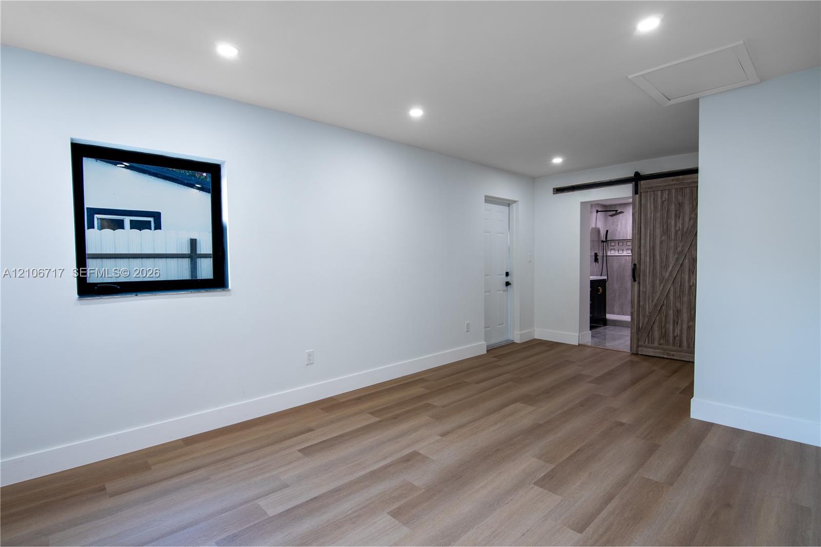 6811 Thomas Street Property Photo 8
