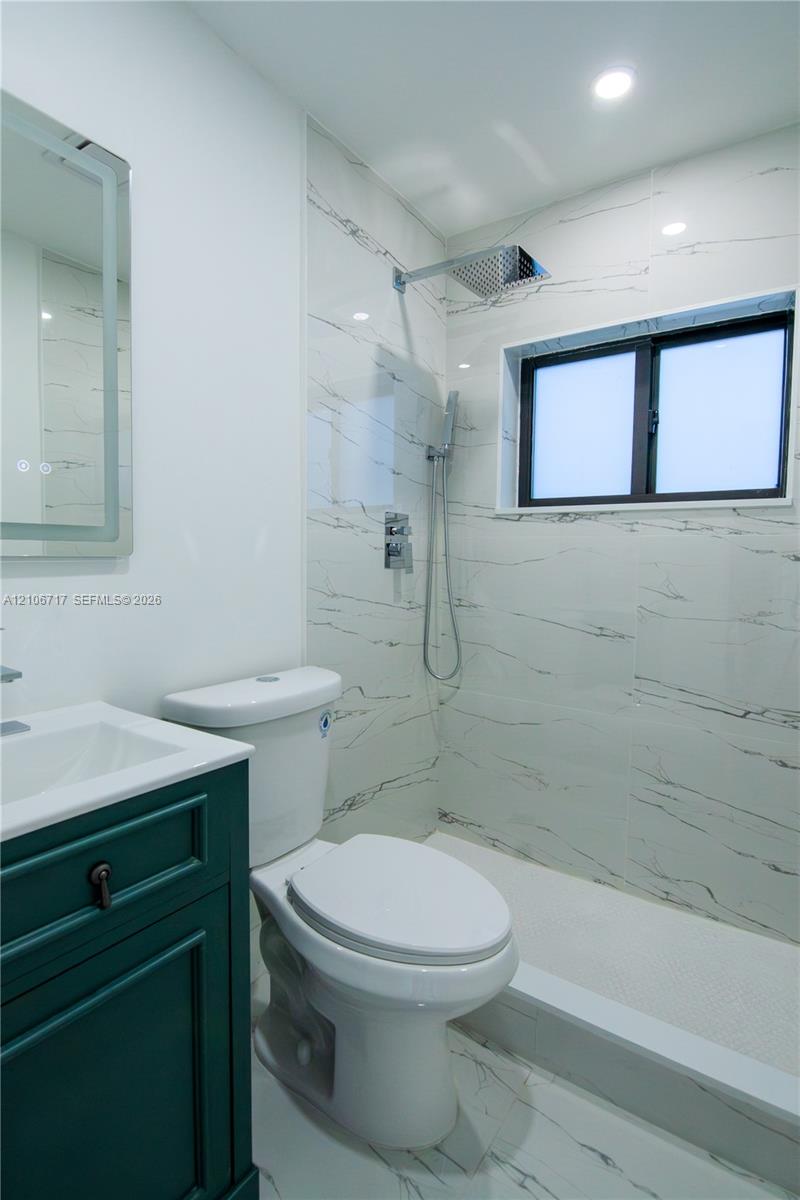 6811 Thomas Street Property Photo 15