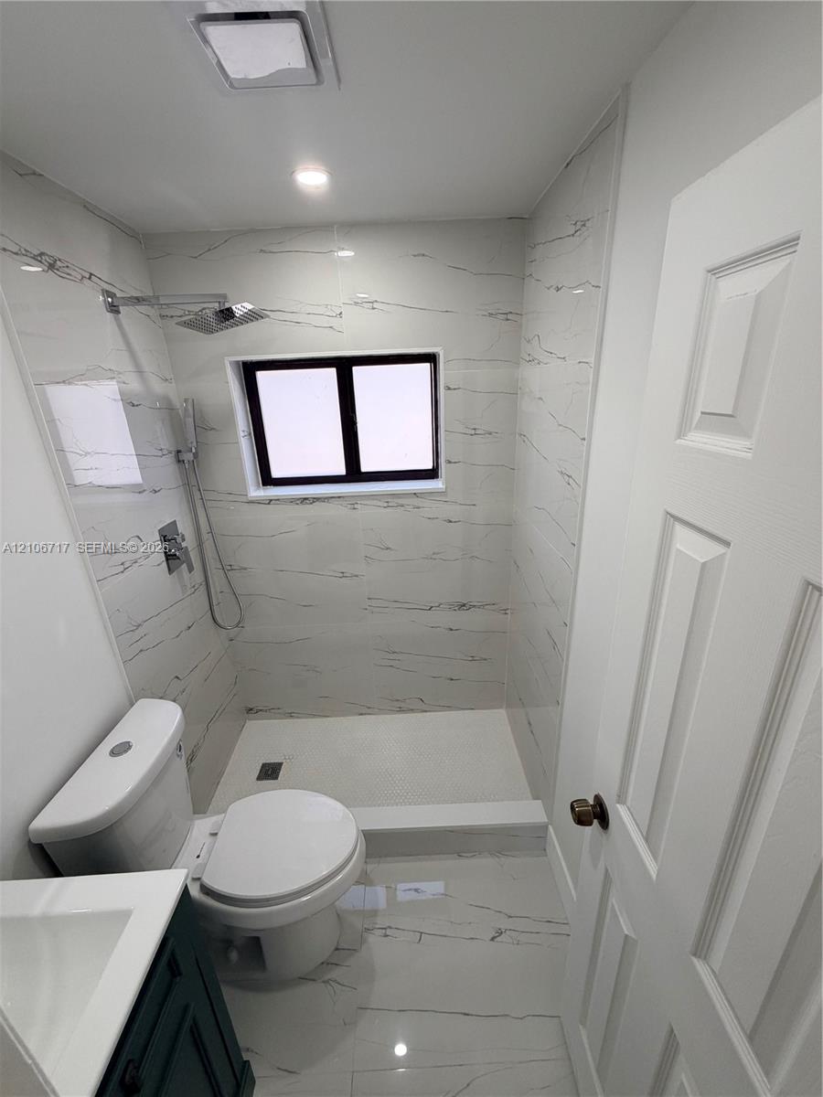 6811 Thomas Street Property Photo 21