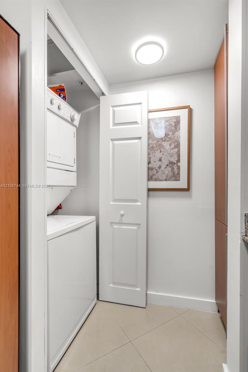 2080 S Ocean Drive 1207 Property Photo 11