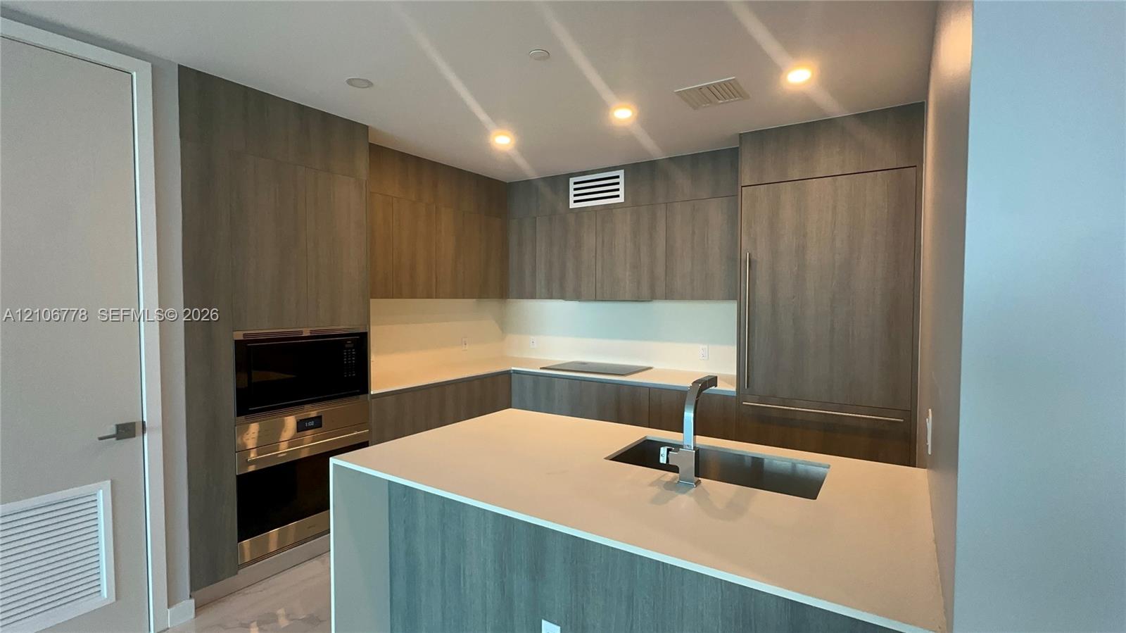 17550 Collins Avenue 803 Property Photo 1