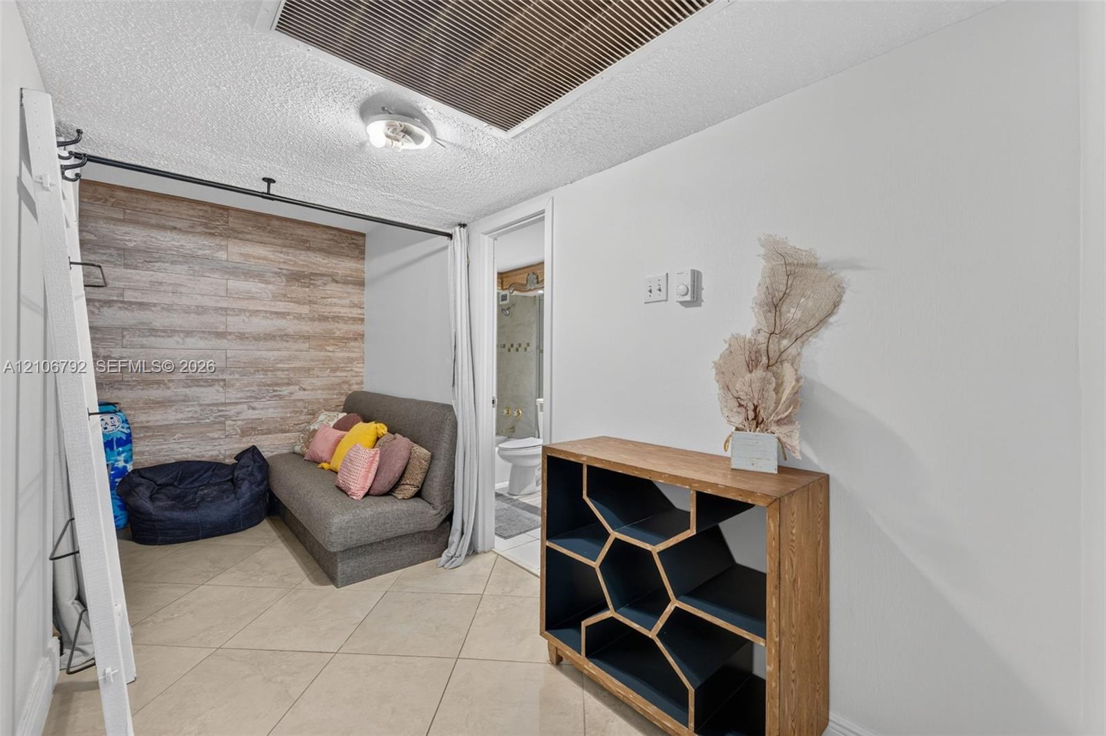 2030 S Ocean Drive 723 Property Photo 4