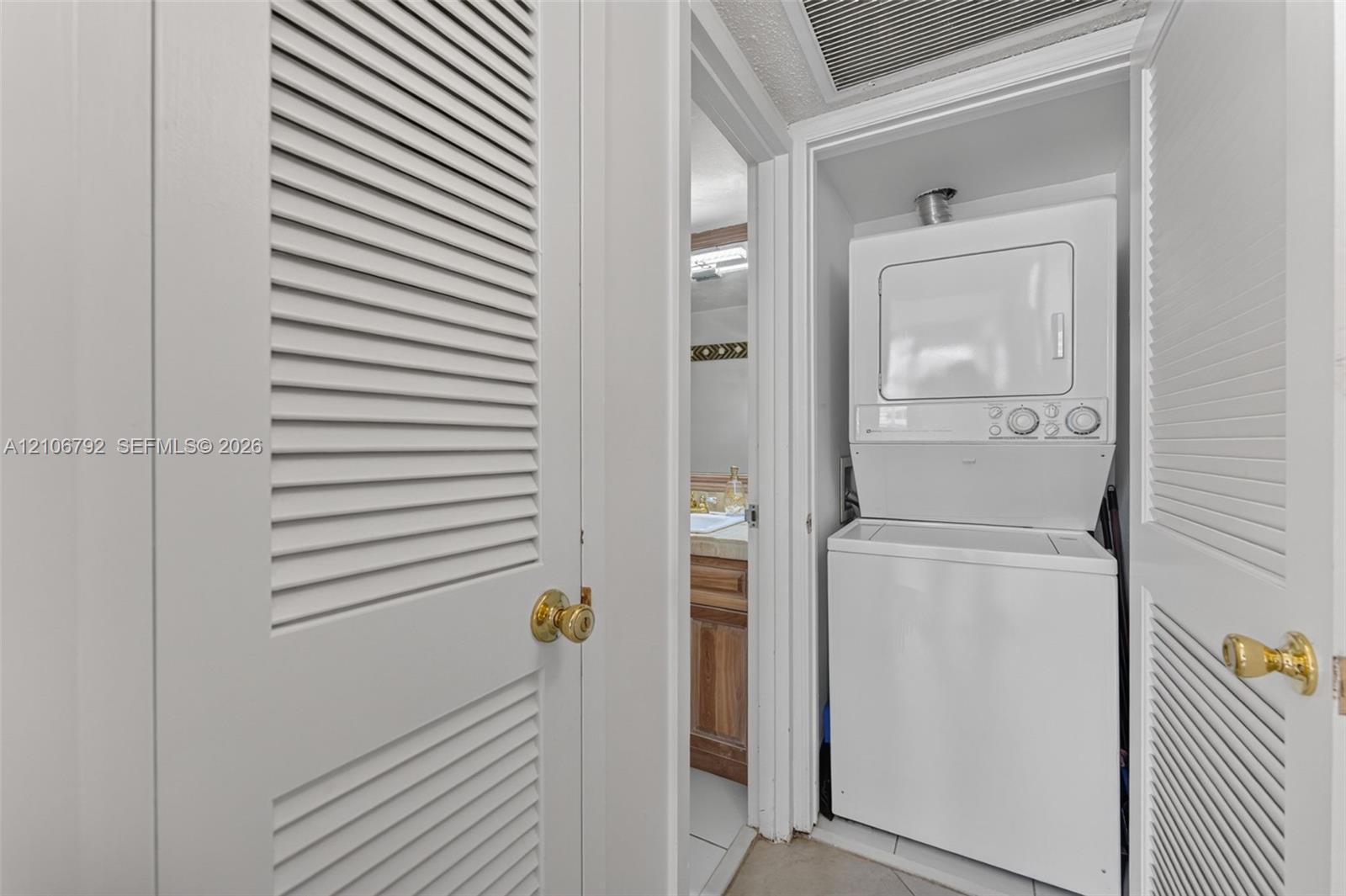2030 S Ocean Drive 723 Property Photo 14