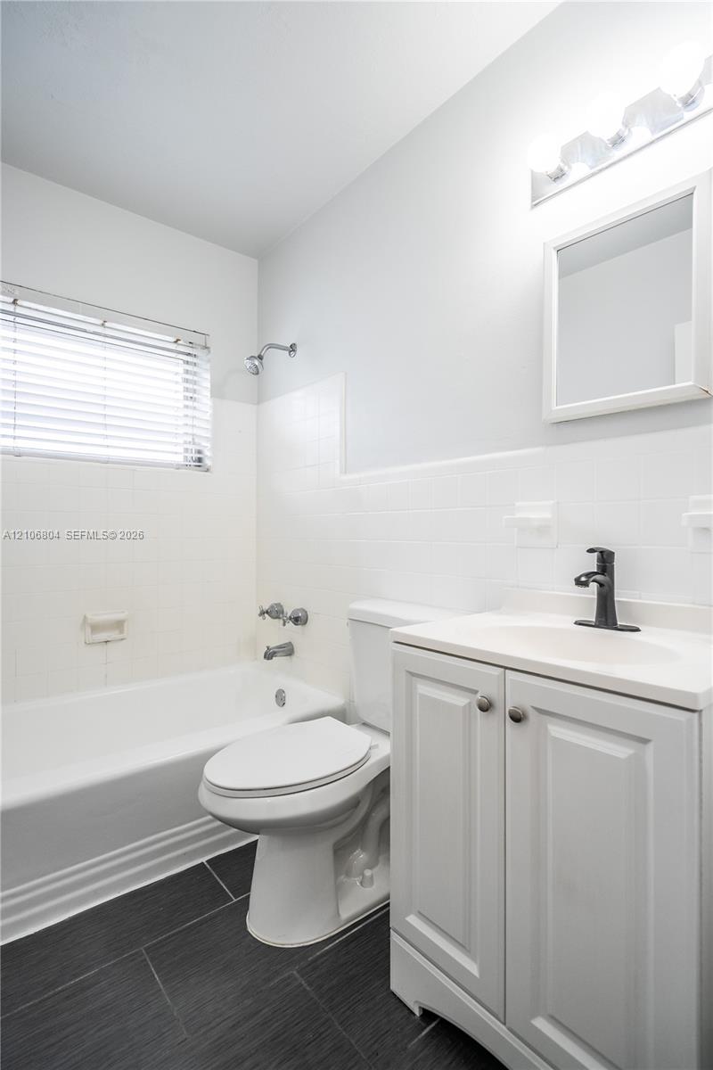 437 Ne 82 Street 22 Property Photo 13