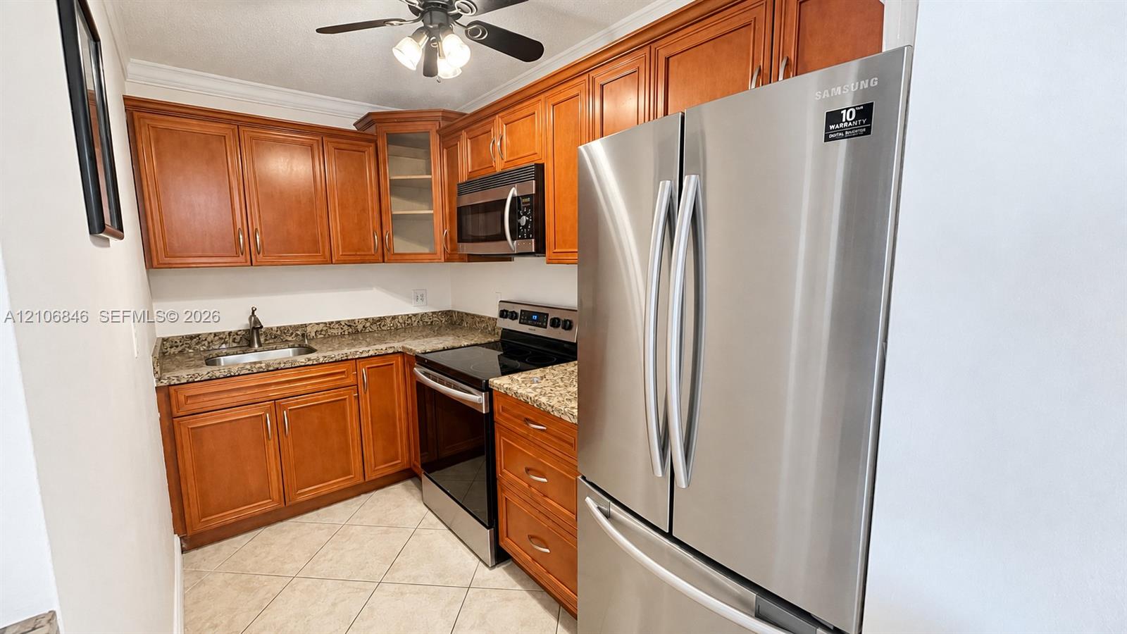 200 S Birch Road 211 Property Photo 11