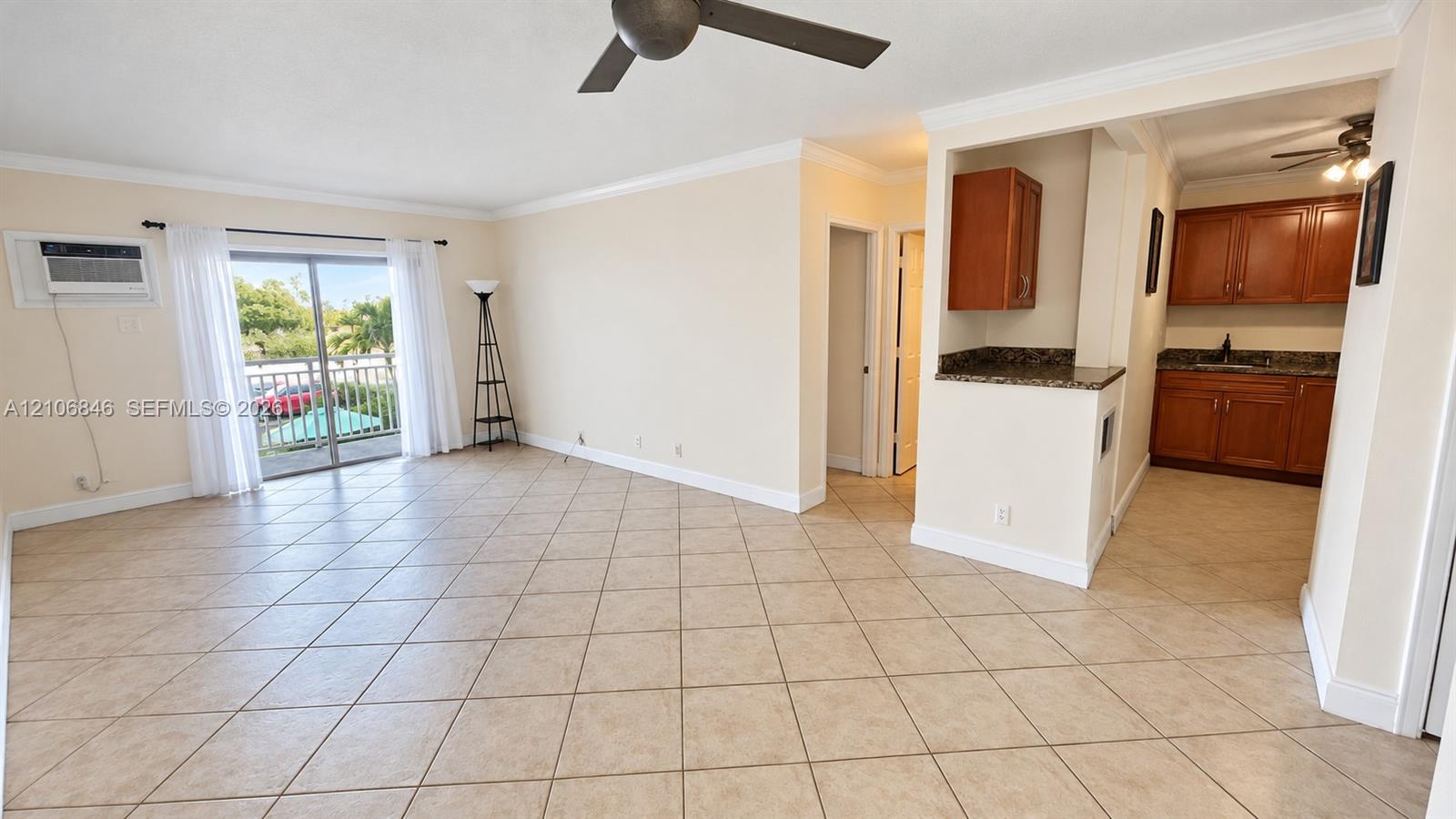 200 S Birch Road 211 Property Photo 14