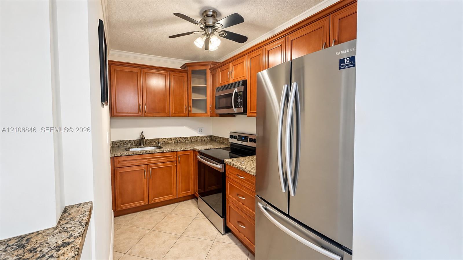 200 S Birch Road 211 Property Photo 15
