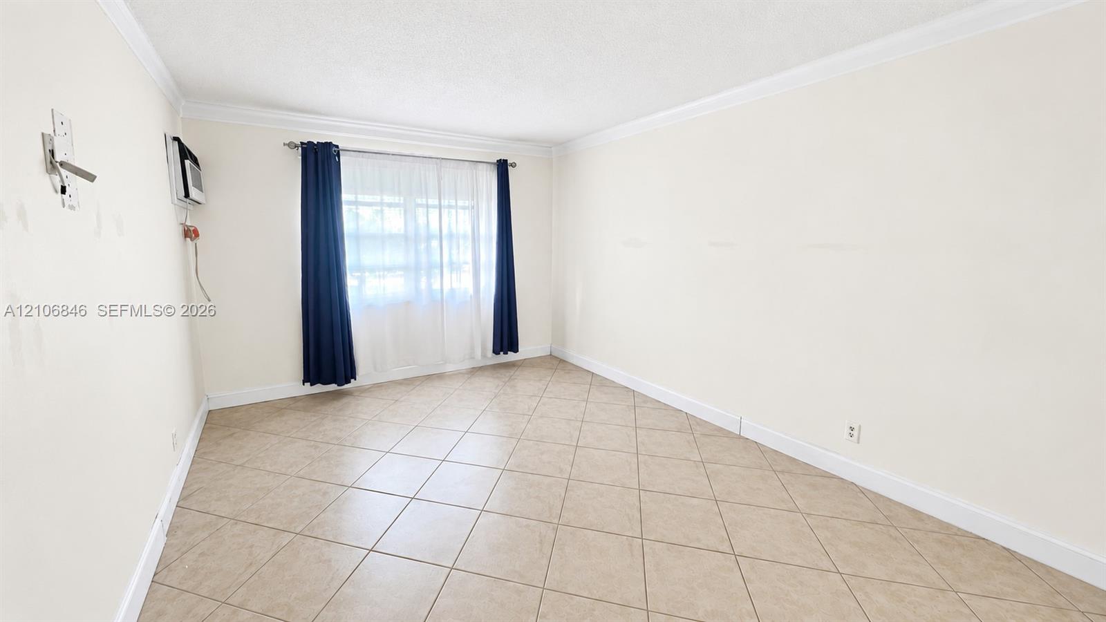 200 S Birch Road 211 Property Photo 20