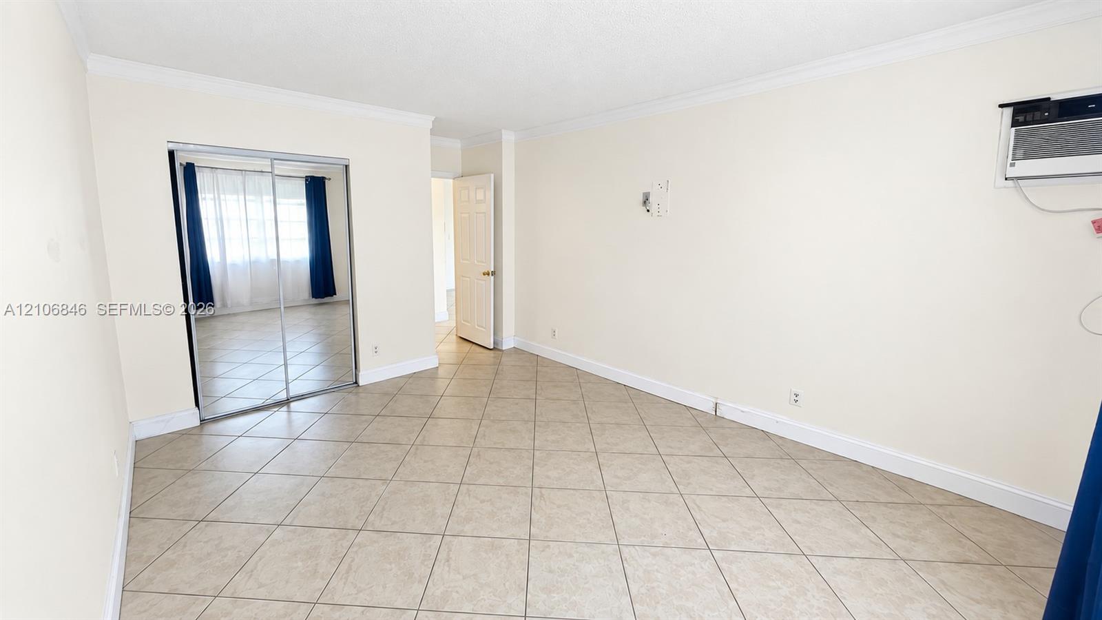 200 S Birch Road 211 Property Photo 21