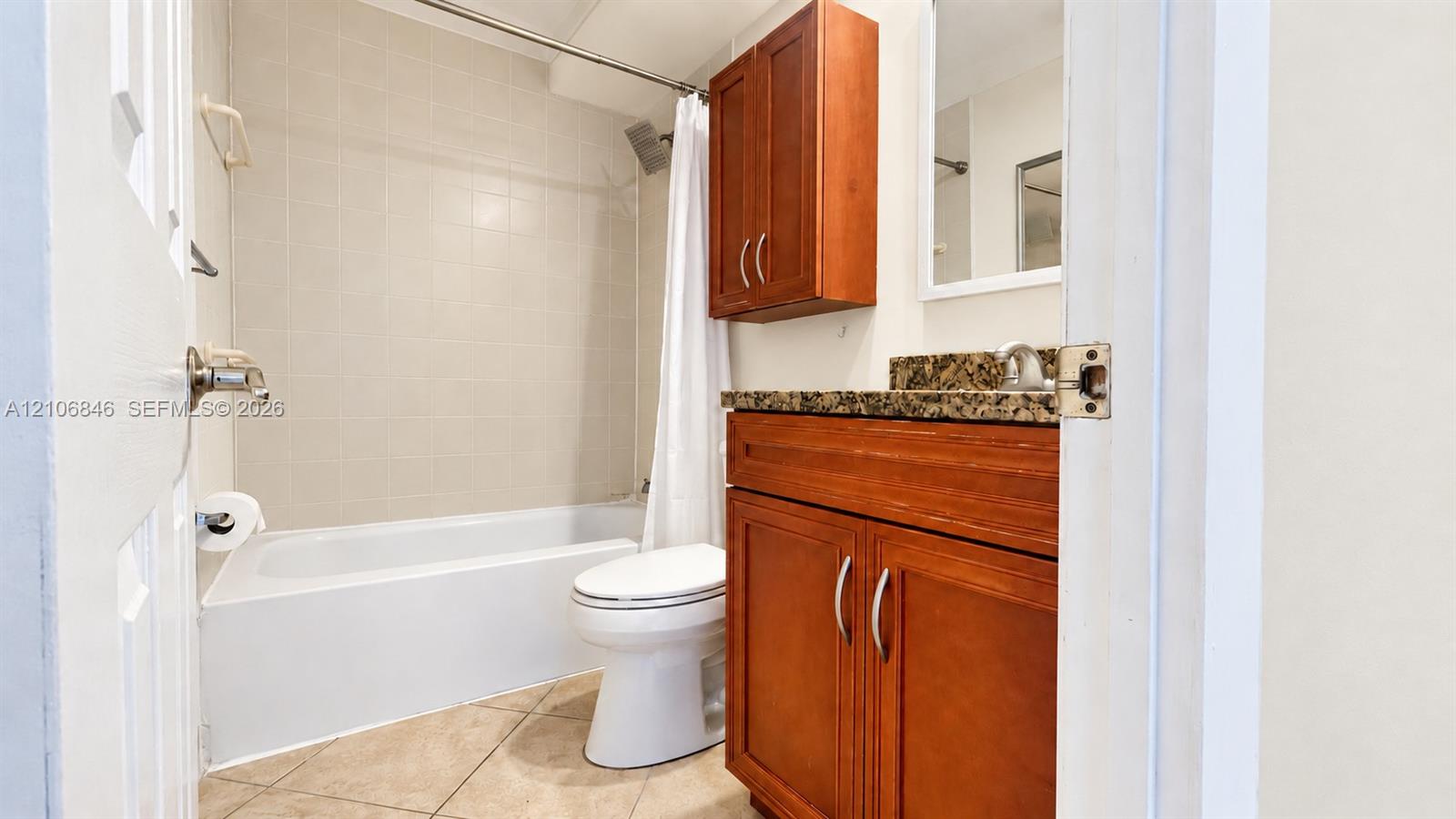 200 S Birch Road 211 Property Photo 23