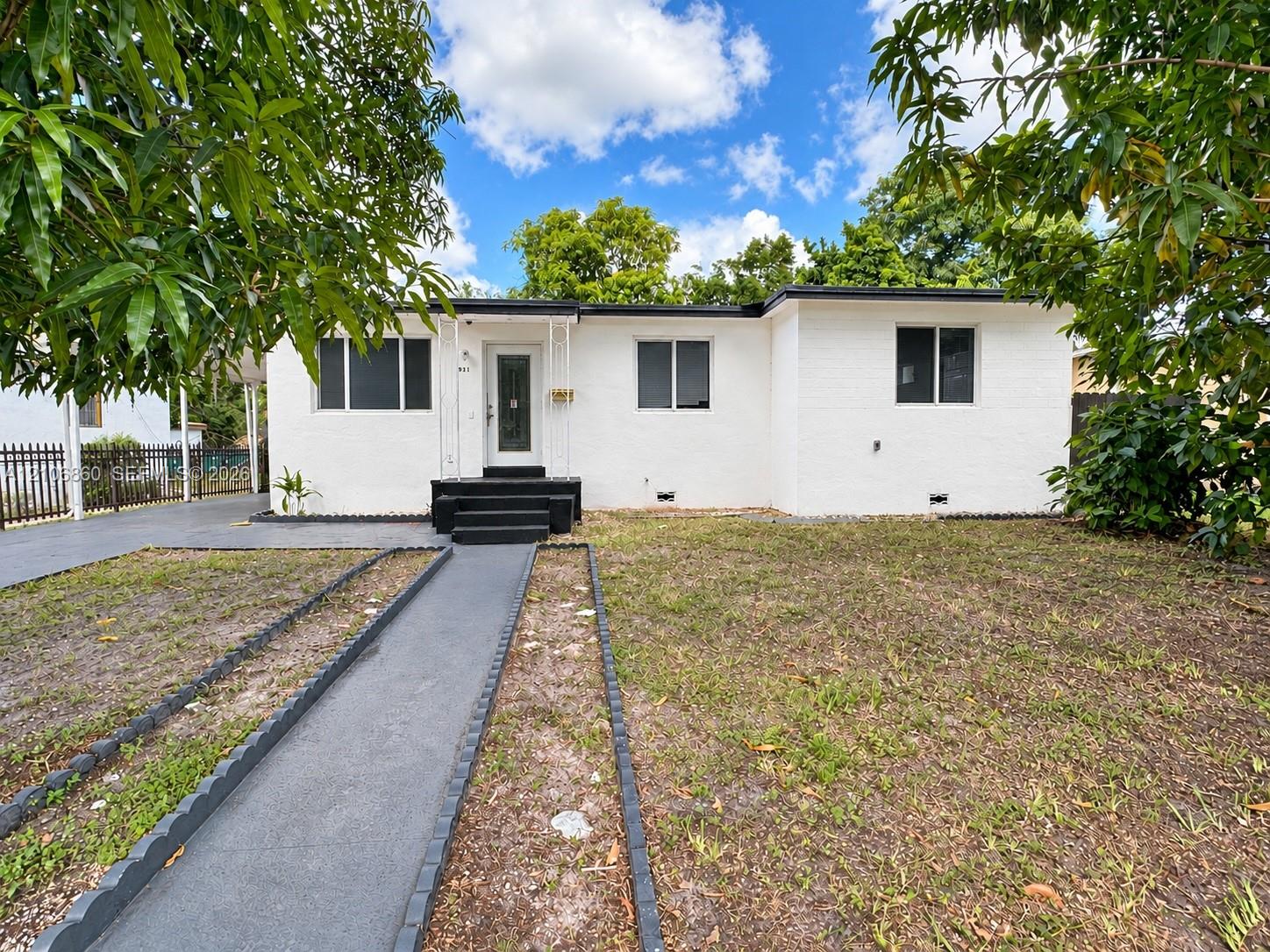 921 Ne 154th Street Property Photo 1