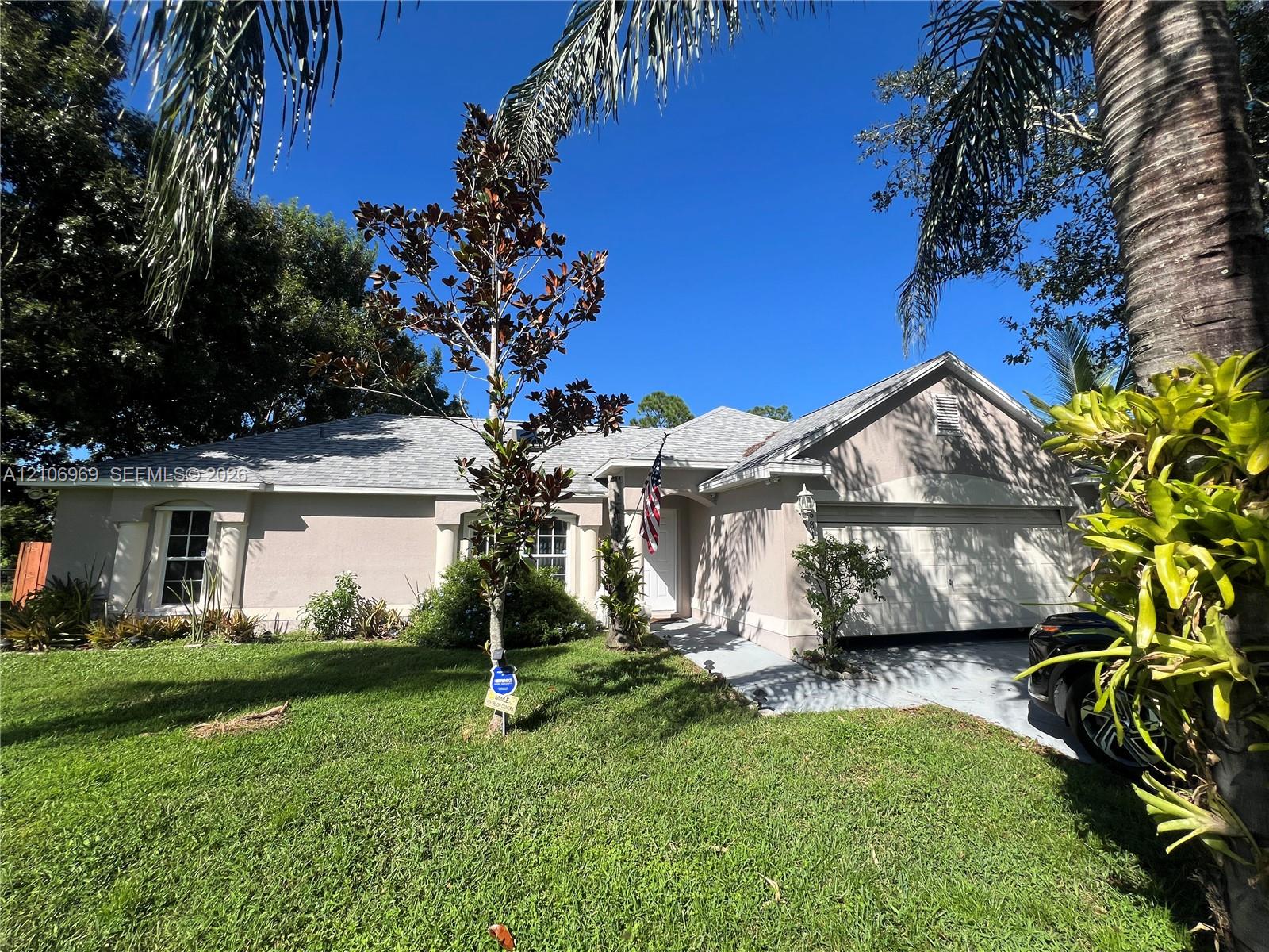 1681 Nw Jacobin Property Photo 1