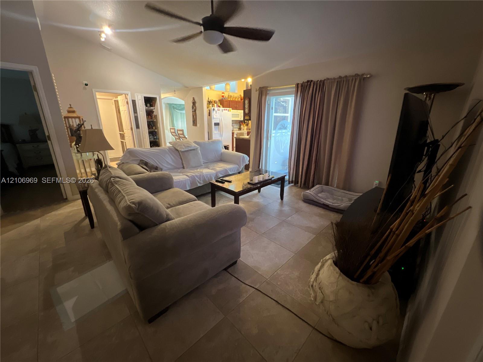 1681 Nw Jacobin Property Photo 10