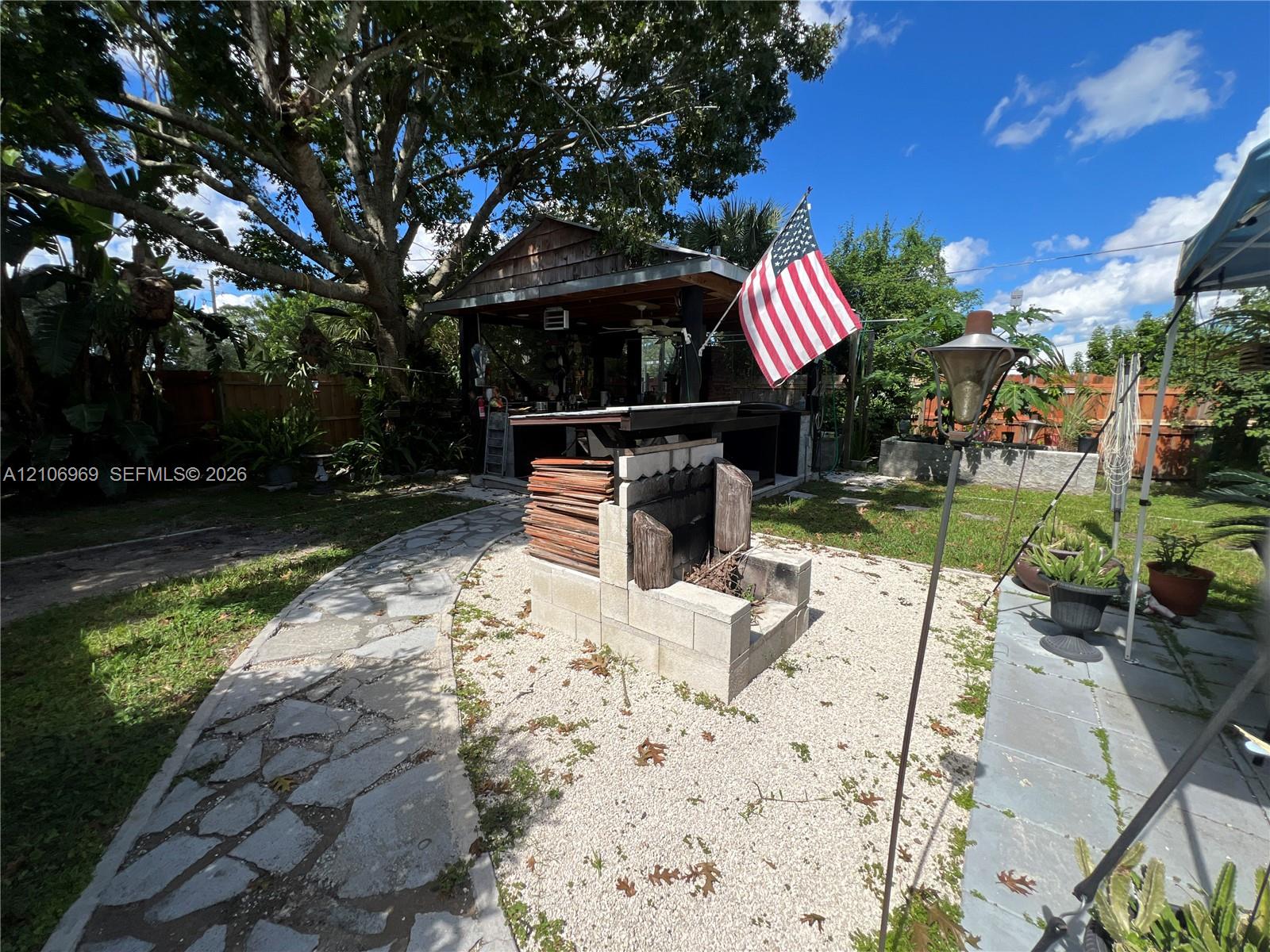 1681 Nw Jacobin Property Photo 29