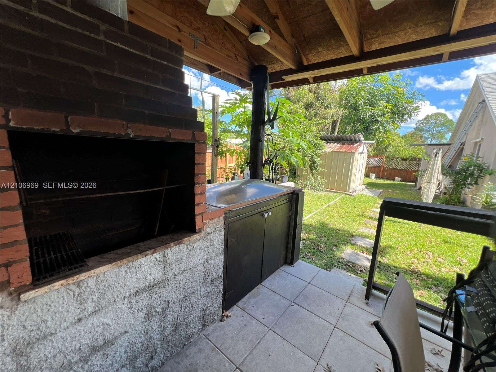 1681 Nw Jacobin Property Photo 37