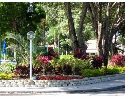 504 Gardens Drive 101 Property Photo 15