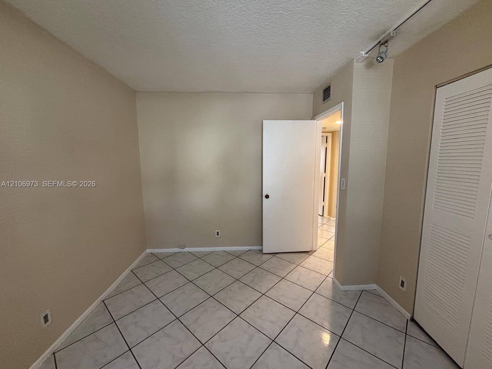 504 Gardens Drive 101 Property Photo 30