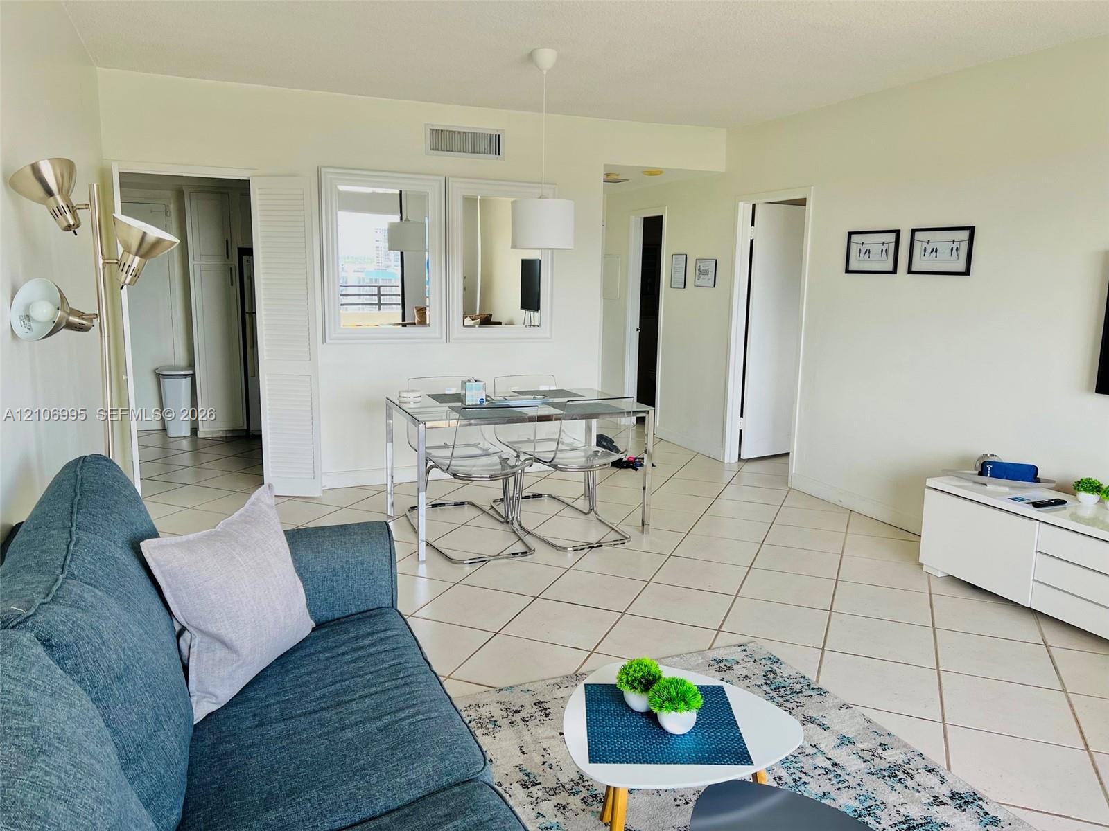 3505 S Ocean Drive 1404 Property Photo 2