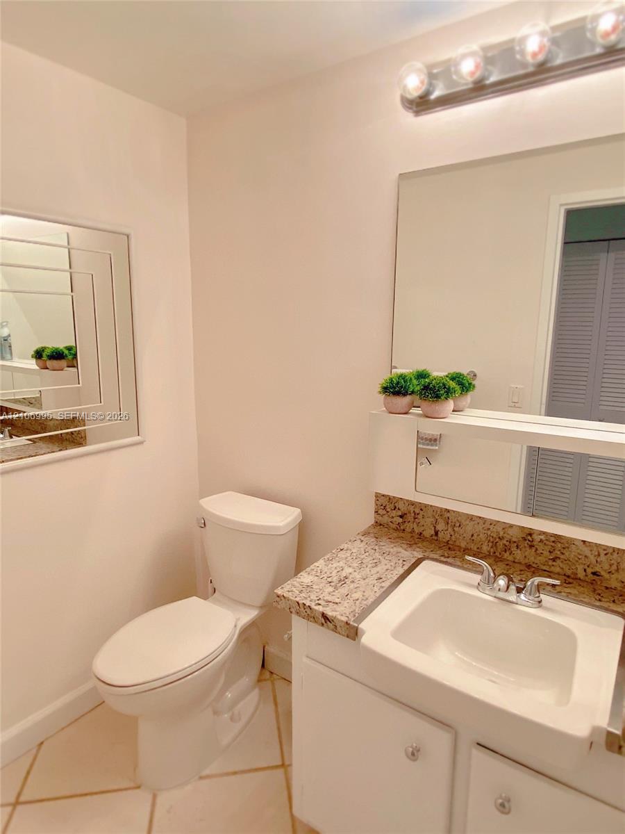 3505 S Ocean Drive 1404 Property Photo 10