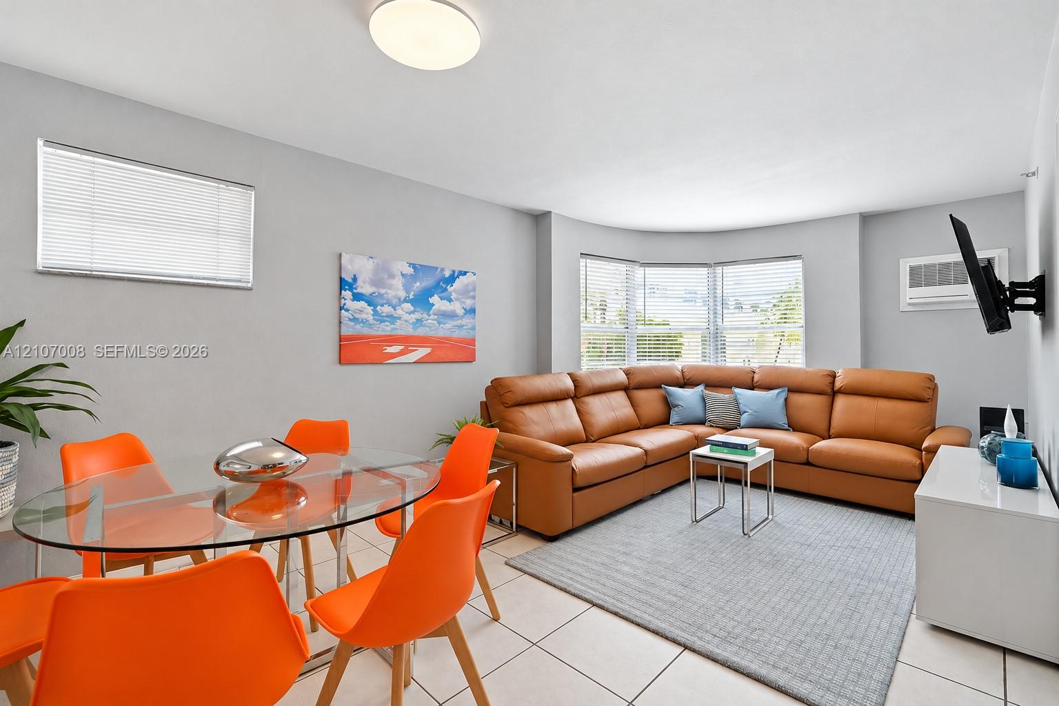 3030 Collins Avenue 2h Property Photo 1