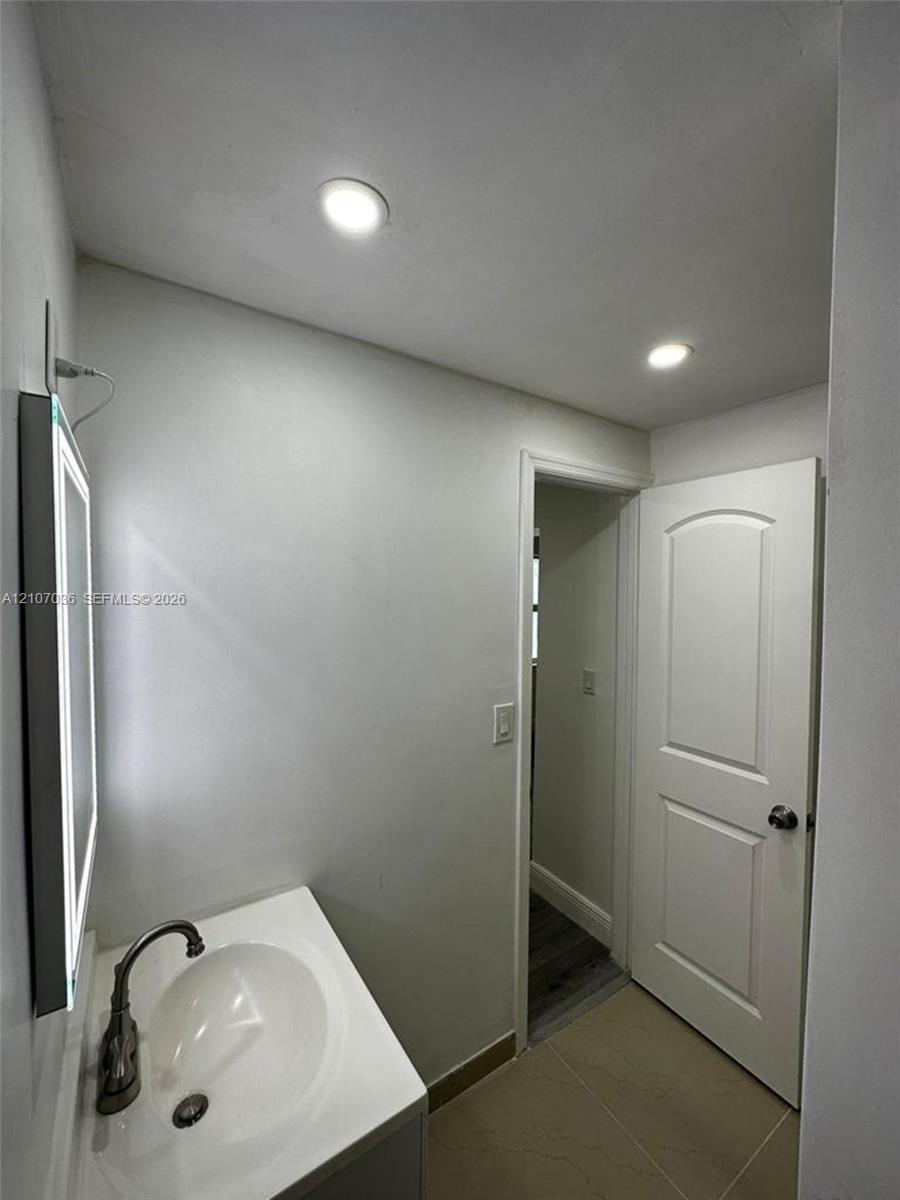 710 E 13th Street A Property Photo 9