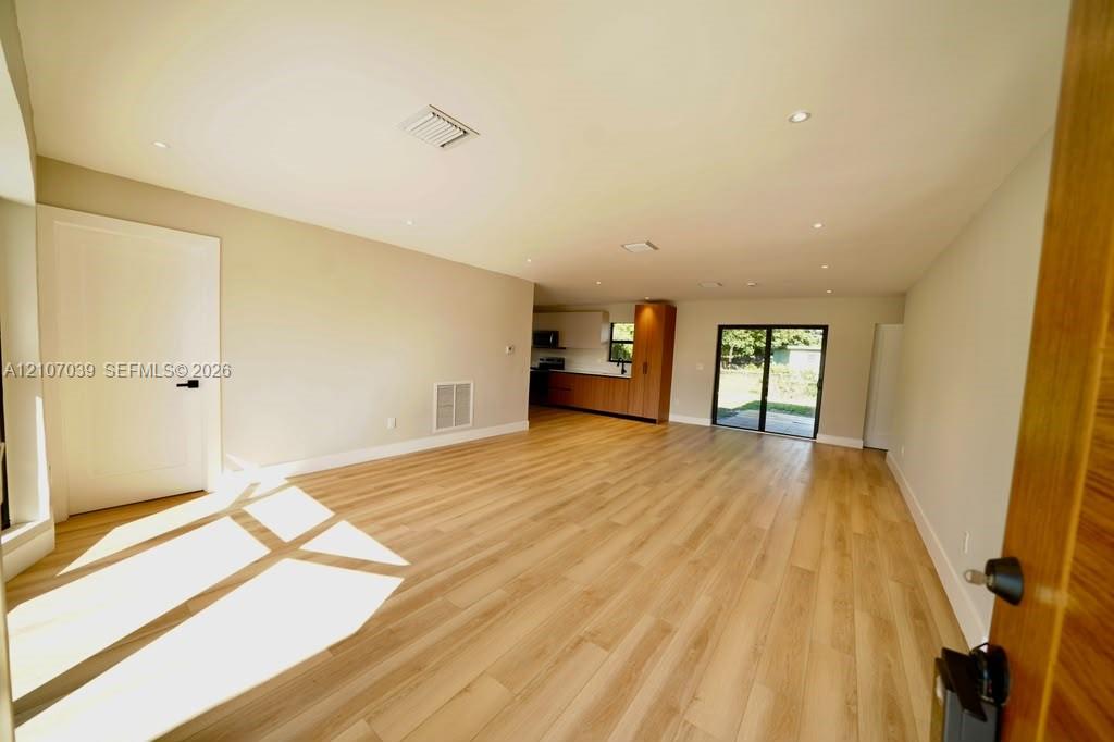 17825 Nw 57th Avenue Property Photo 2