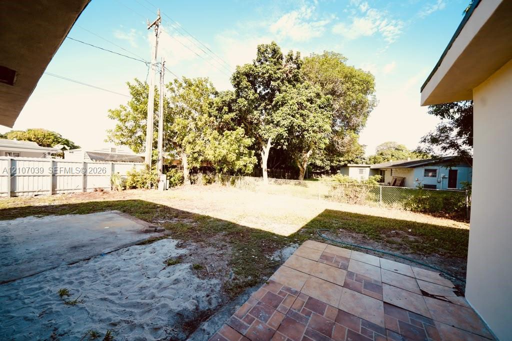 17825 Nw 57th Avenue Property Photo 23