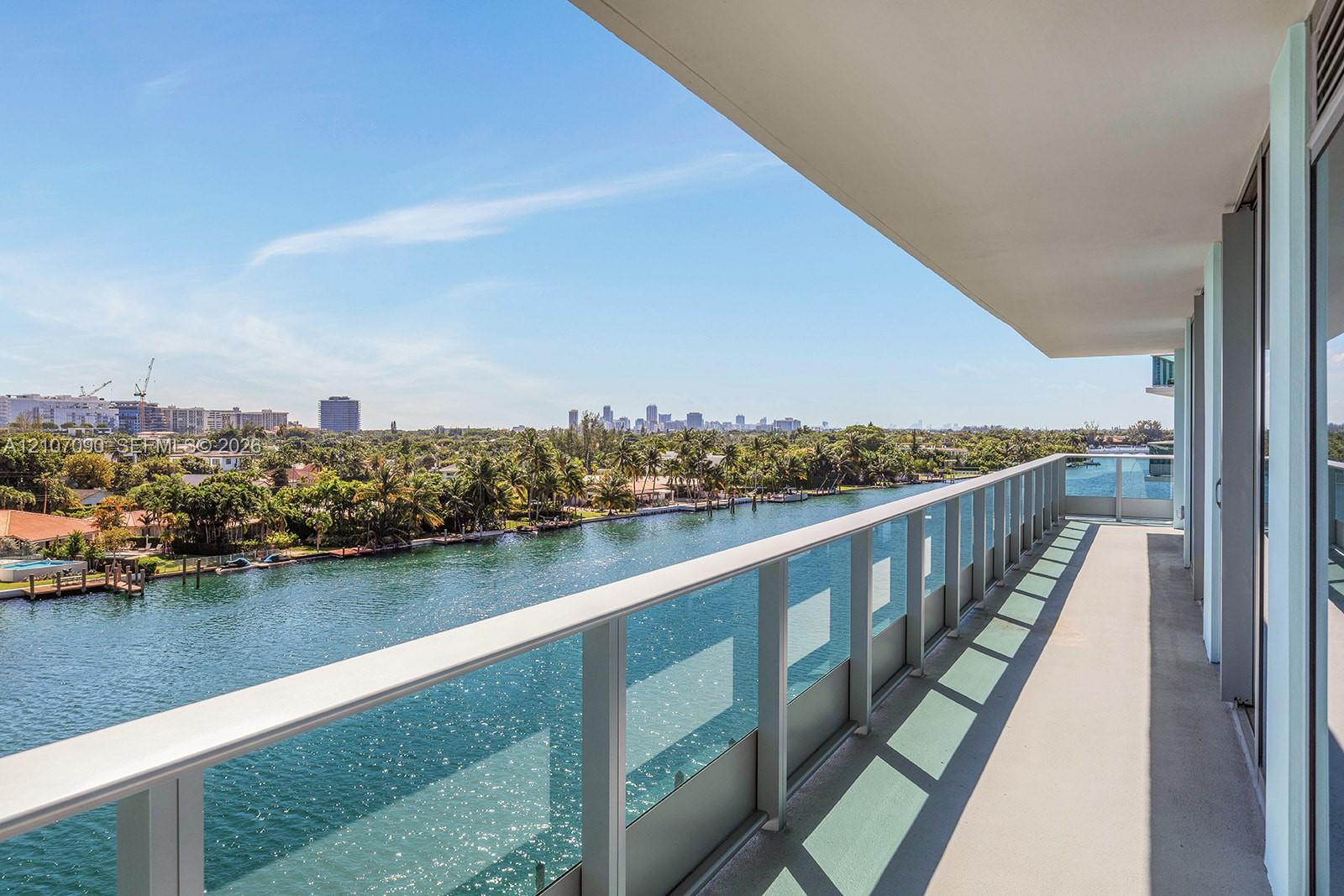 9221 E Bay Harbor Drive 609 Property Photo 1