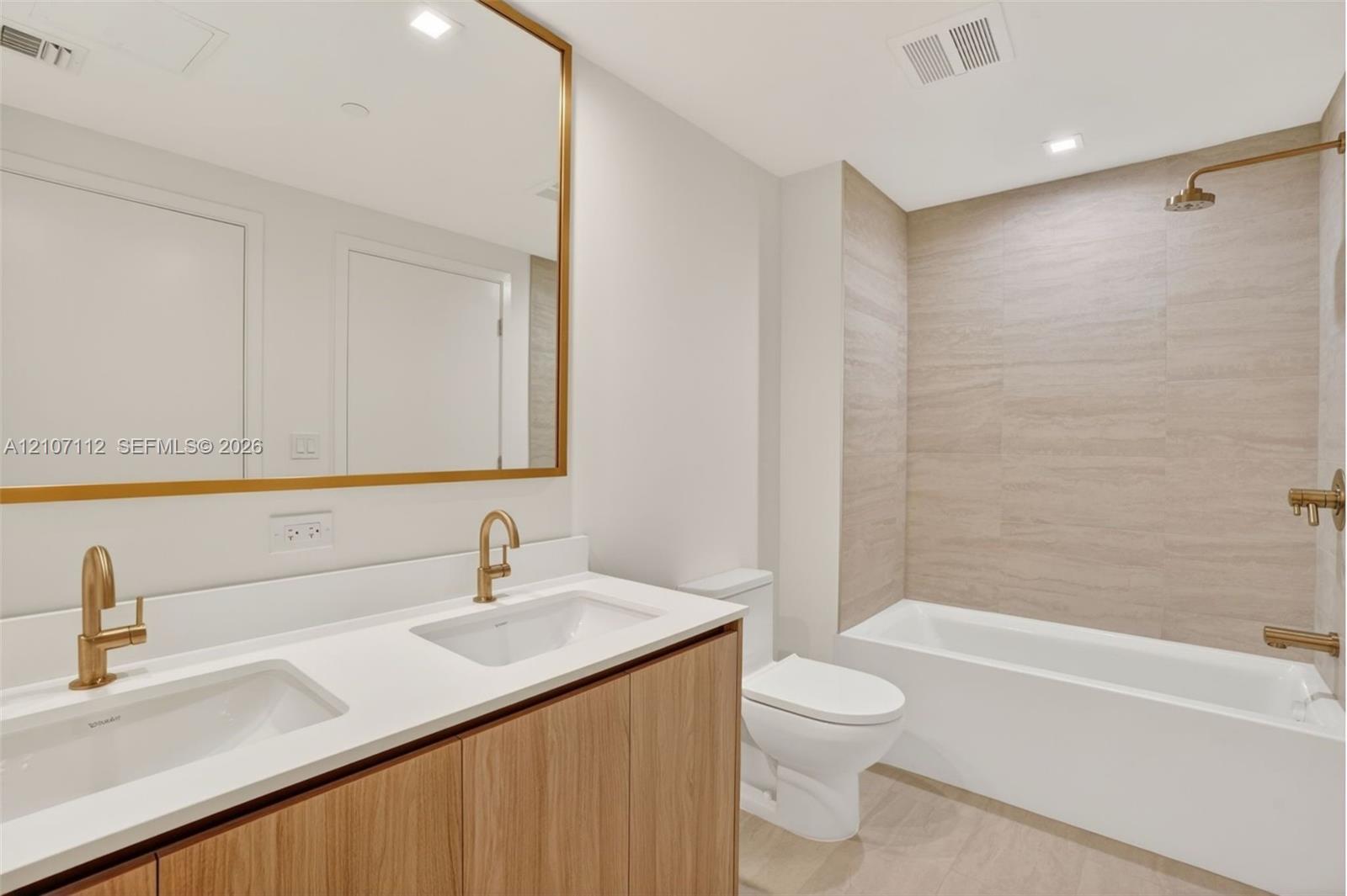 77 Se 5th Street 2705 Property Photo 16