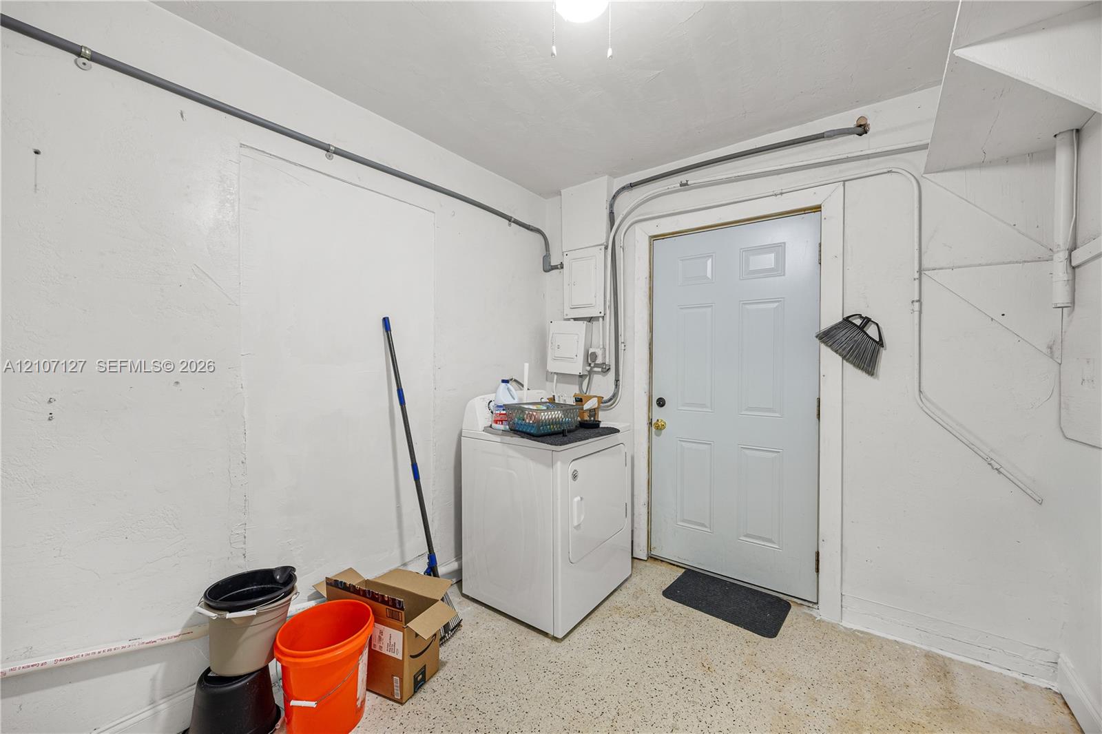 5220 Sw 57th Street Property Photo 9