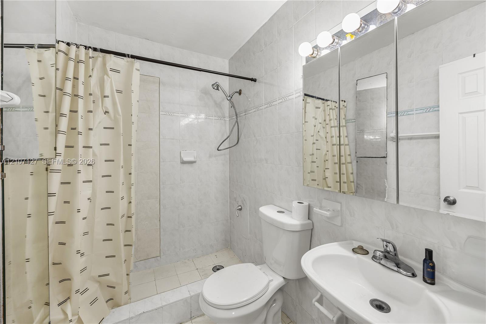 5220 Sw 57th Street Property Photo 12