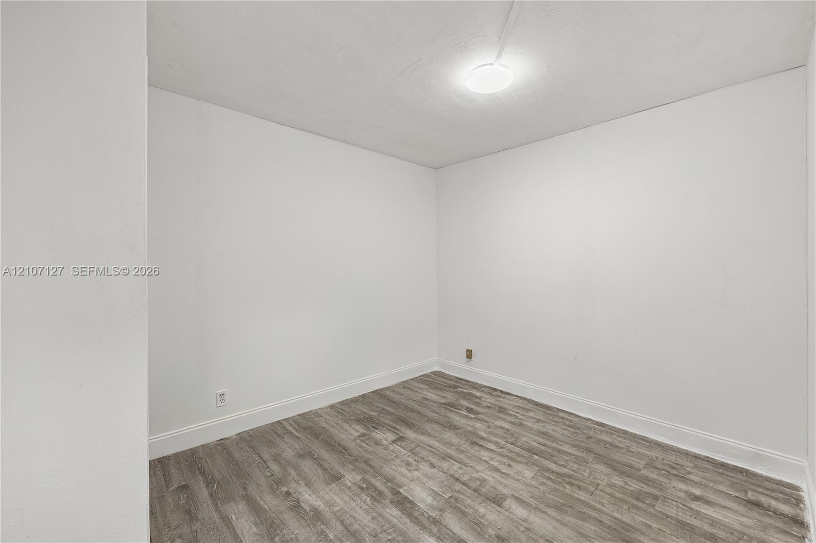 5220 Sw 57th Street Property Photo 14