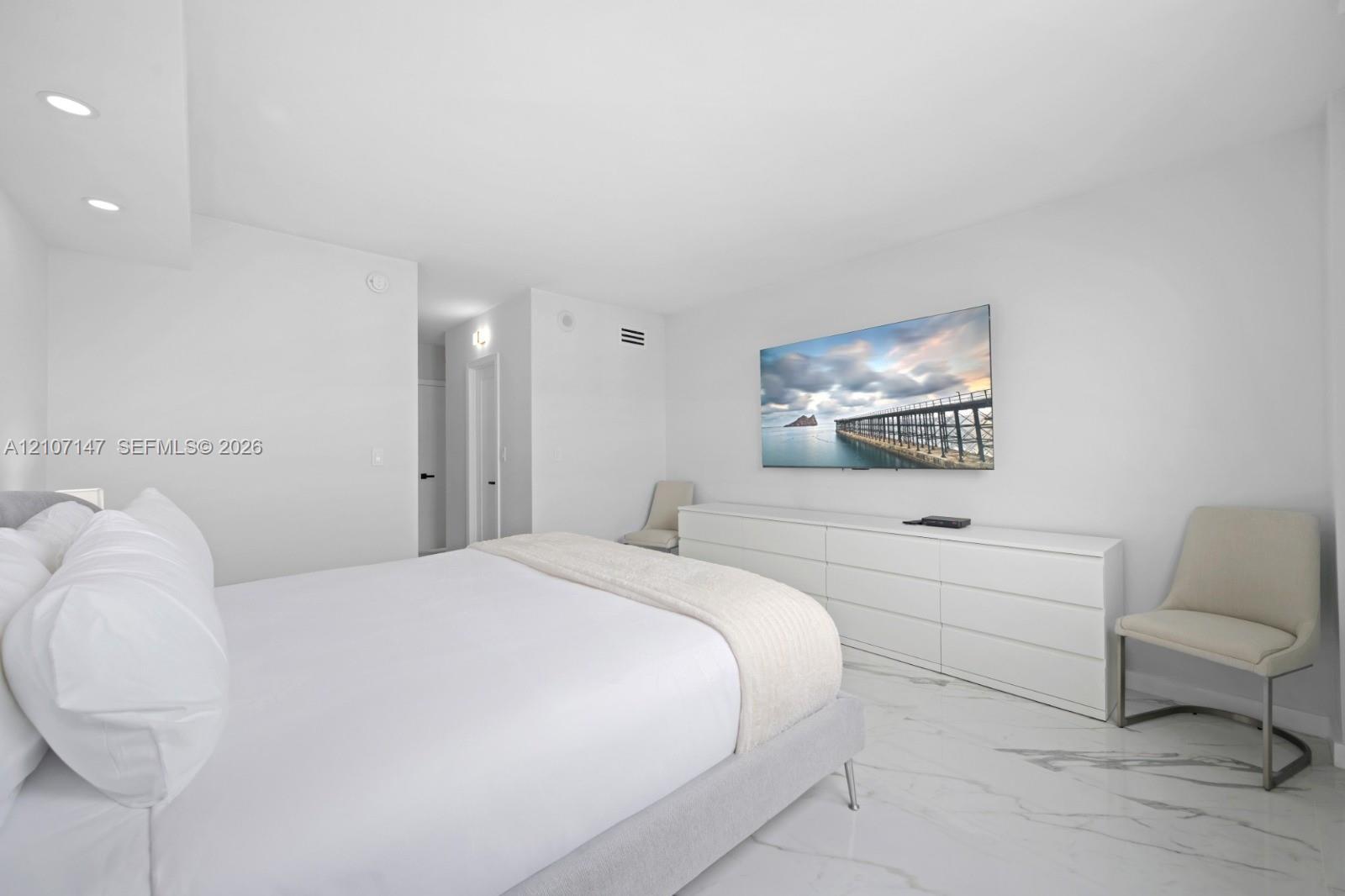 19370 Collins Avenue 1108 Property Photo 12