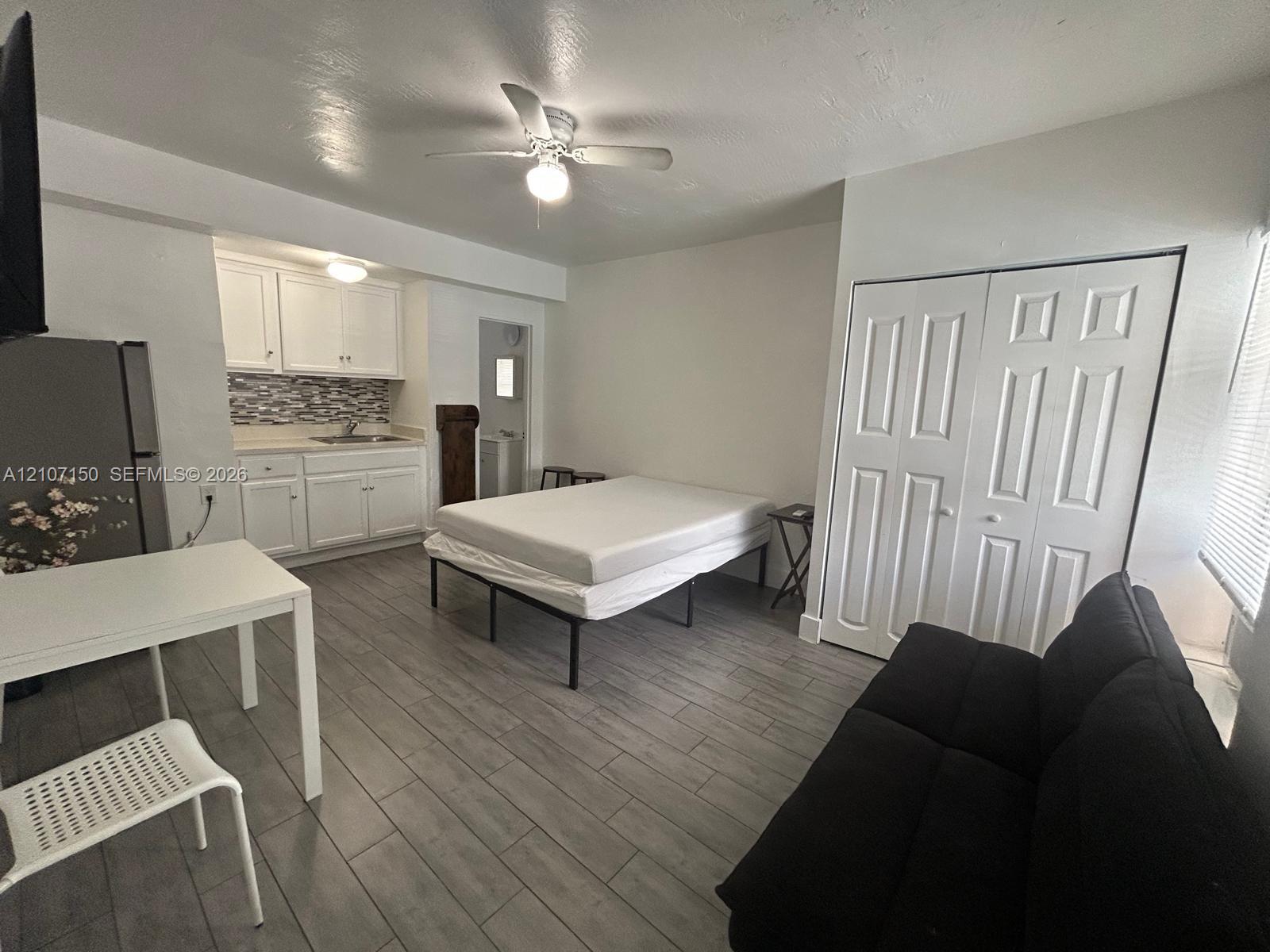 1843 Dewey Street 111 Property Photo 1