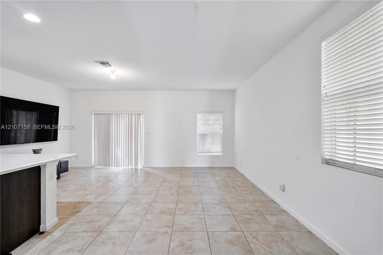 1128 Nw 40th Terrace Property Photo 5