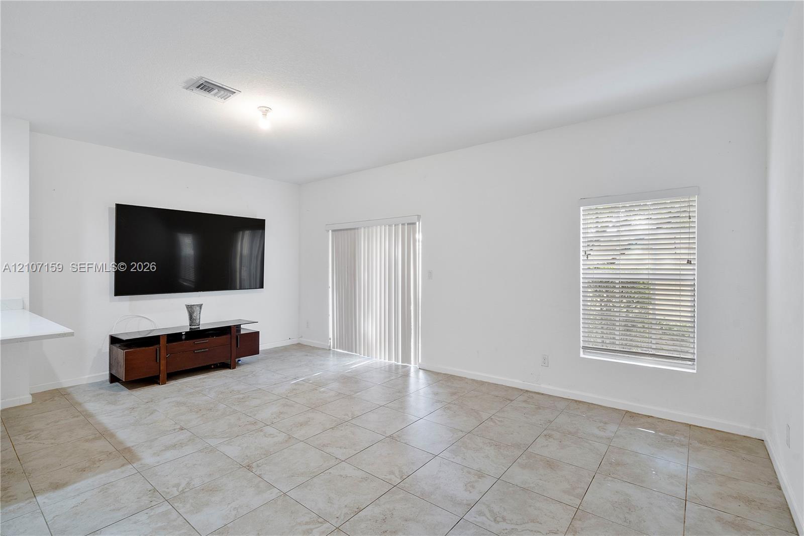 1128 Nw 40th Terrace Property Photo 9