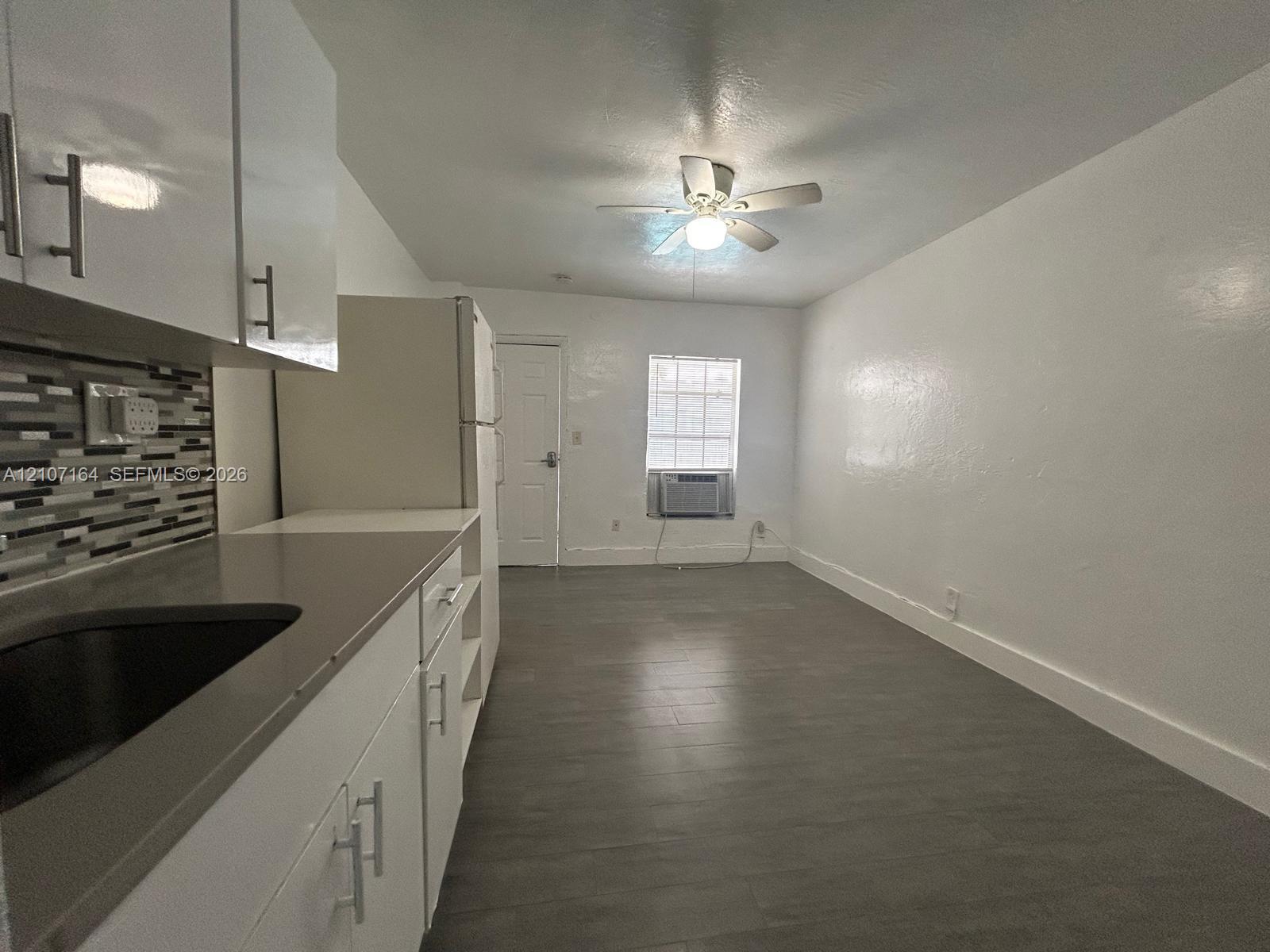 1843 Dewey Street 106 Property Photo 1