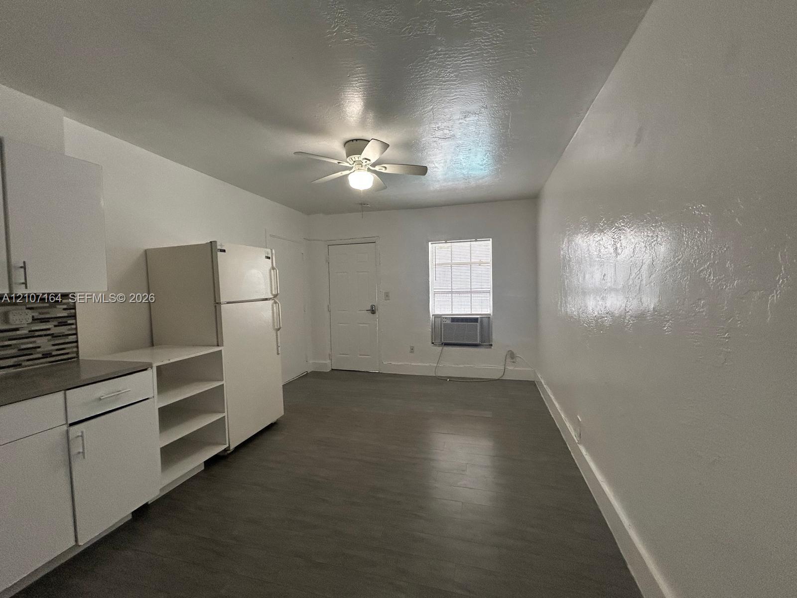 1843 Dewey Street 106 Property Photo 4